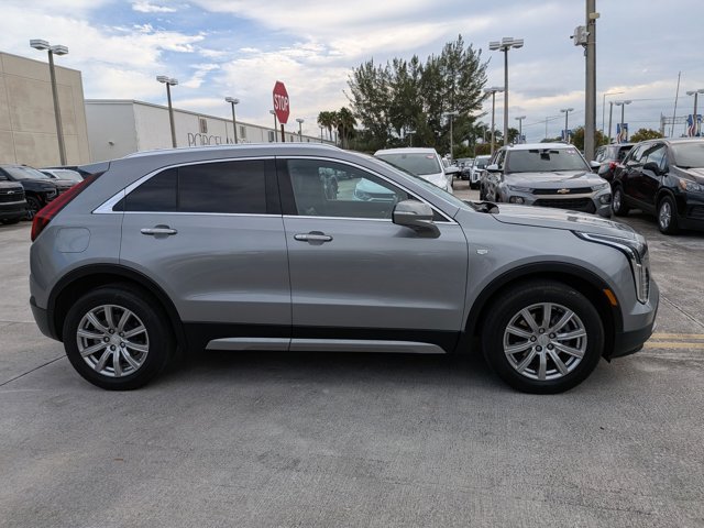 2023 Cadillac XT4 Premium Luxury photo 2