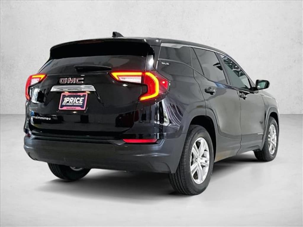 Used 2023 GMC Terrain SLE SUV