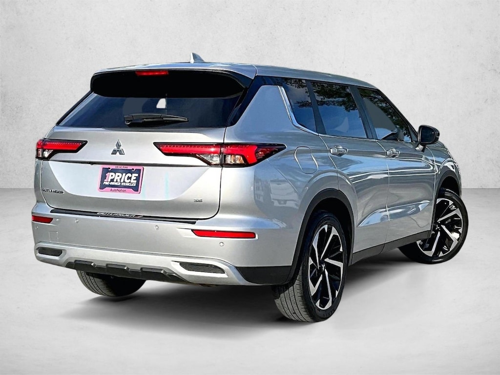Used 2022 Mitsubishi Outlander SE CUV