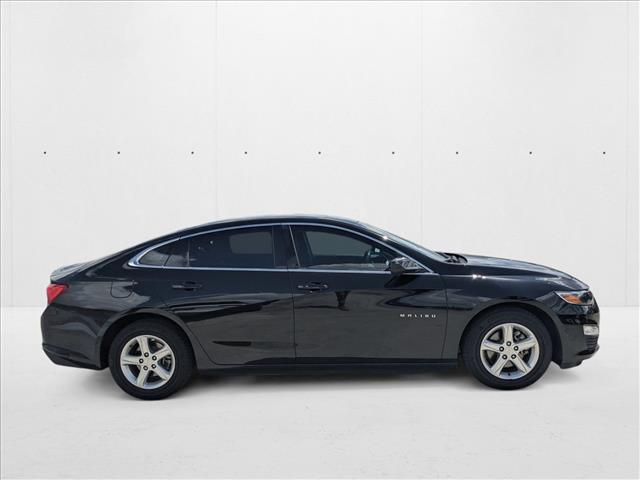 2021 Chevrolet Malibu LS photo 4
