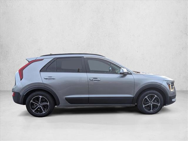 2023 Kia Niro EX photo 3
