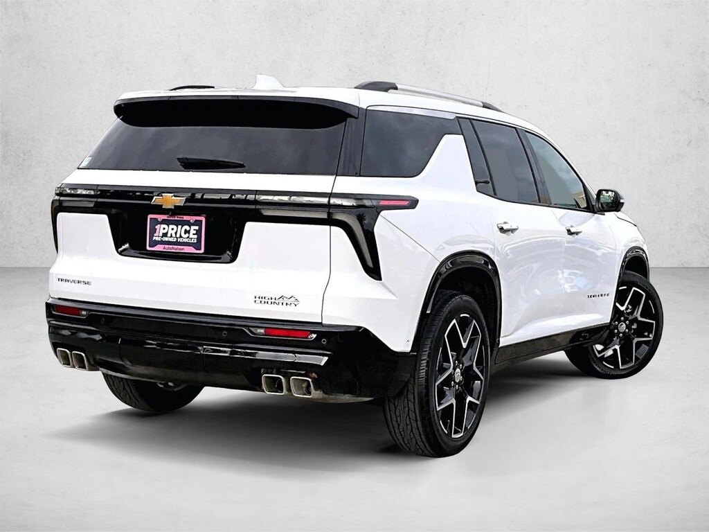 Used 2026 Chevrolet Traverse FWD High Country SUV