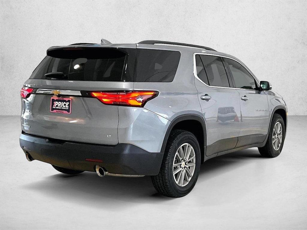Used 2023 Chevrolet Traverse LT Cloth SUV