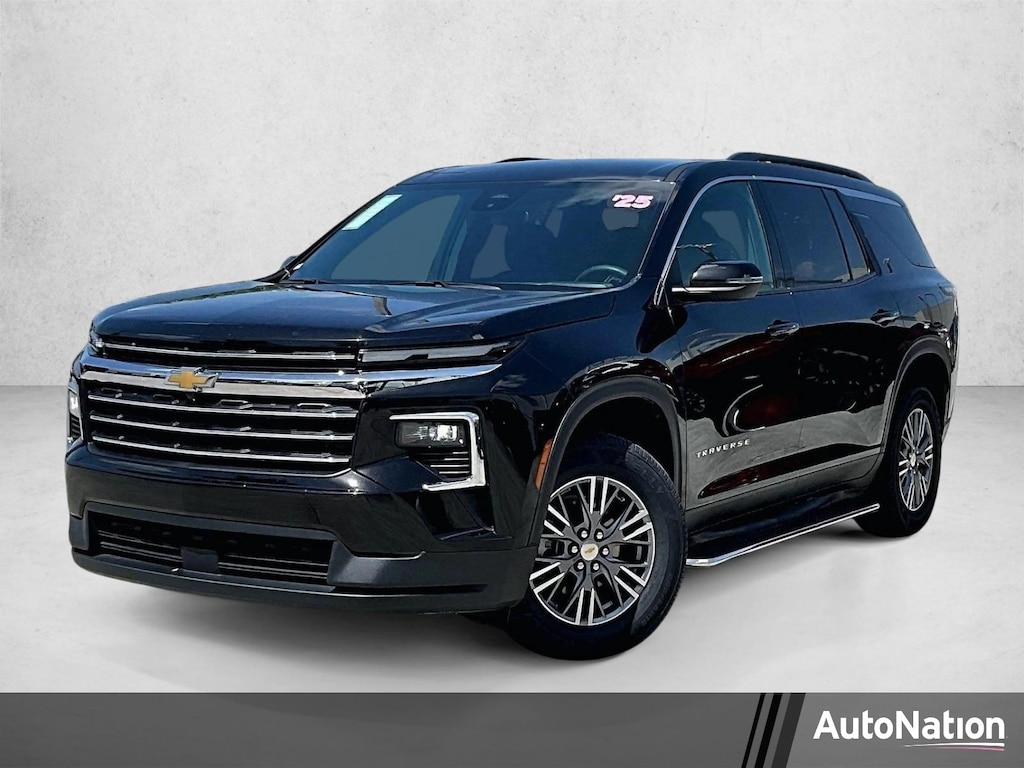 Used 2025 Chevrolet Traverse FWD LT SUV