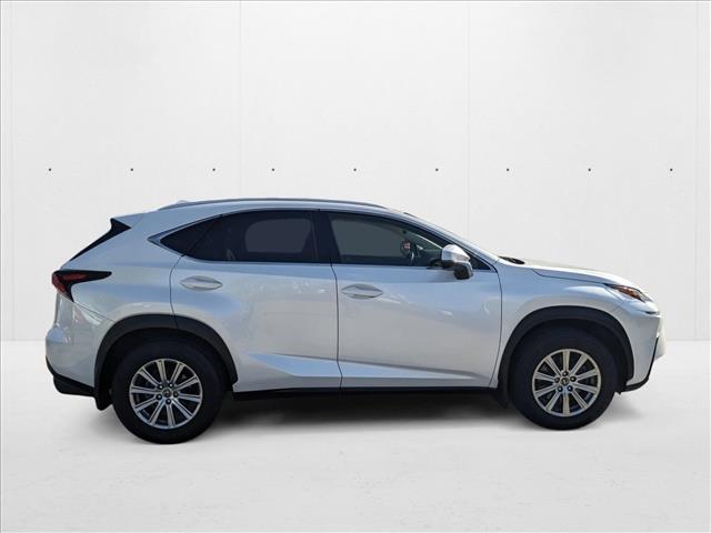 2018 Lexus NX 300 Luxury photo 4