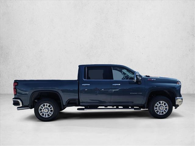 2025 Chevrolet Silverado 2500HD LTZ photo 4