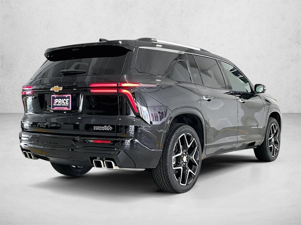 Used 2025 Chevrolet Traverse FWD High Country SUV