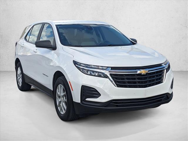 2023 Chevrolet Equinox LS photo 3