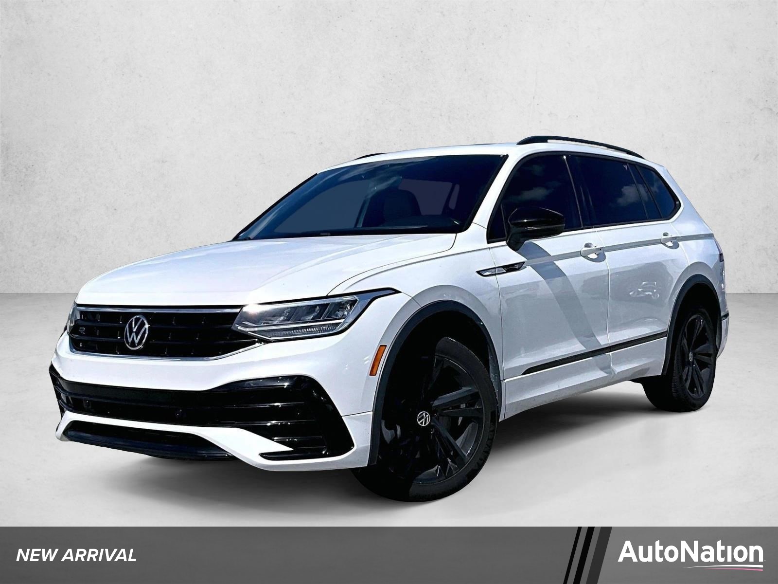 2024 Volkswagen Tiguan SE R-LINE BLACK