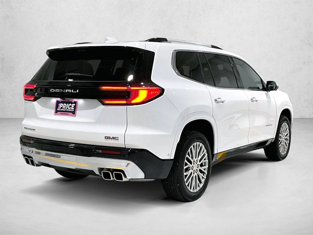 Used 2025 GMC Acadia FWD Denali SUV