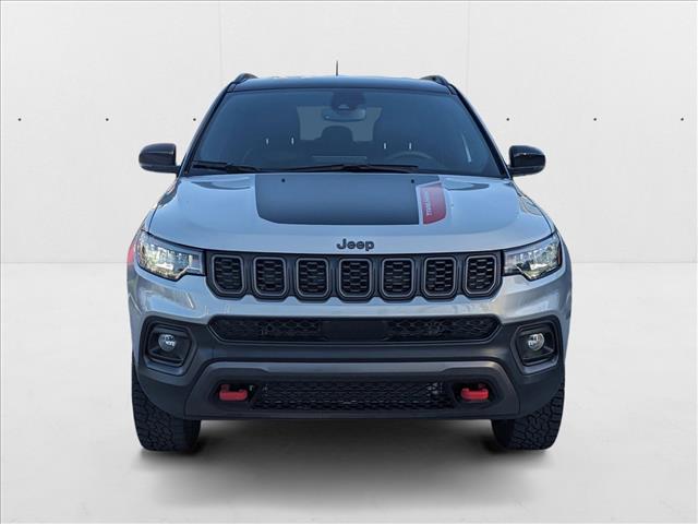 2024 Jeep Compass Trailhawk photo 2