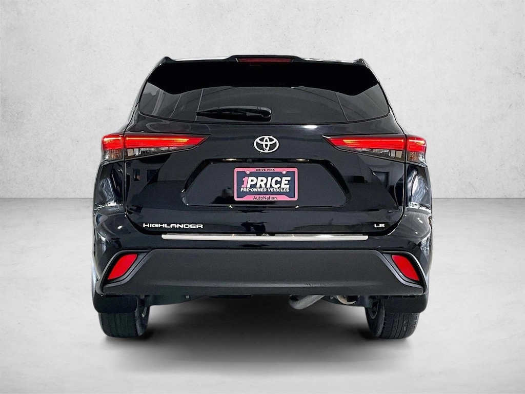 Used 2022 Toyota Highlander LE SUV