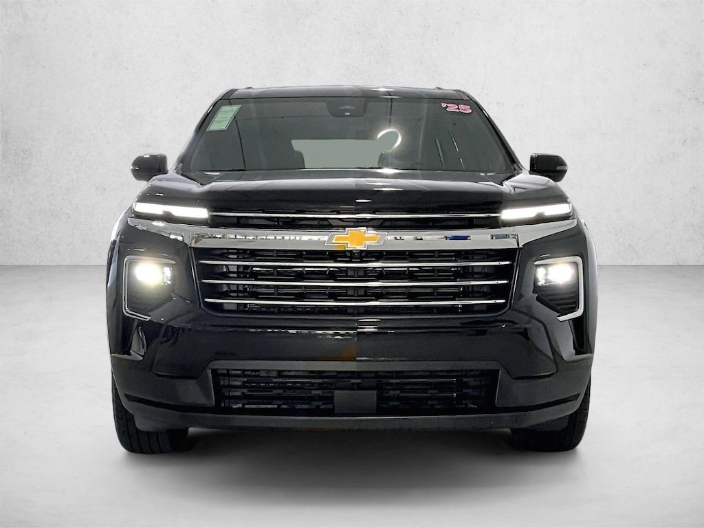 Used 2025 Chevrolet Traverse FWD LT SUV