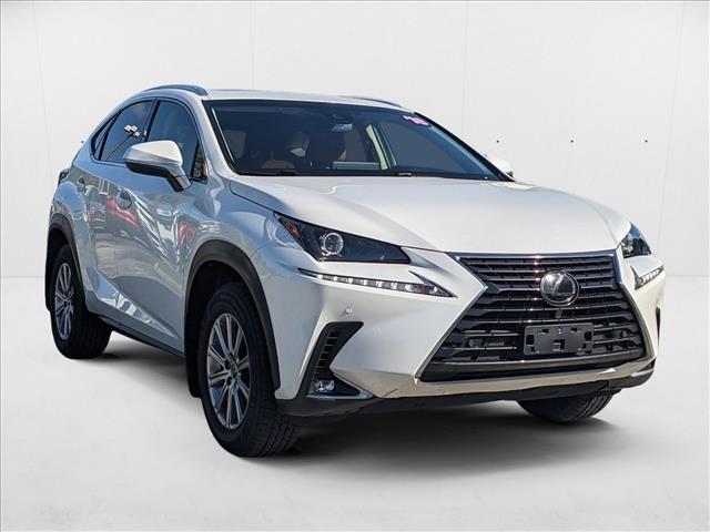 2018 Lexus NX 300 Luxury photo 3