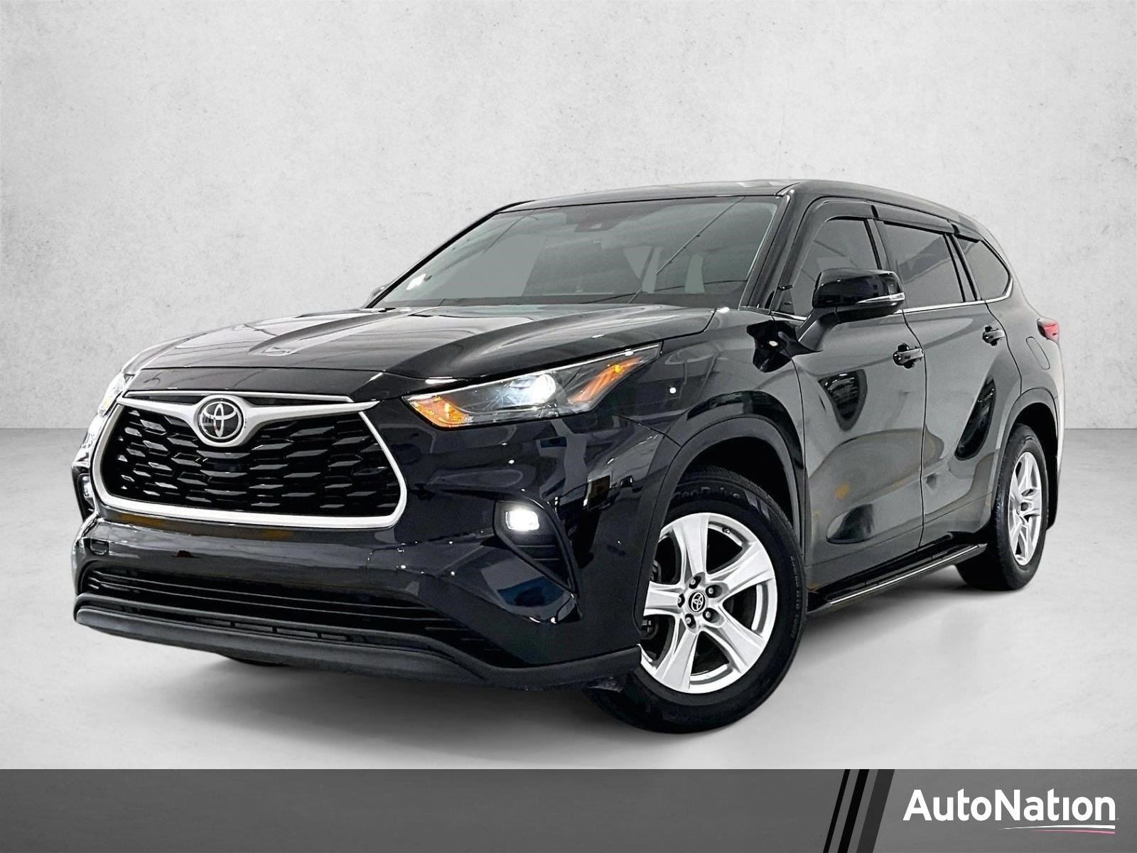 2022 Toyota Highlander LE
