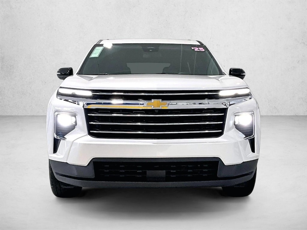 Used 2025 Chevrolet Traverse FWD LT SUV
