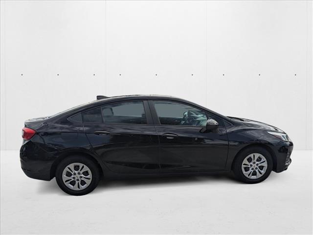 2019 Chevrolet Cruze LS photo 4
