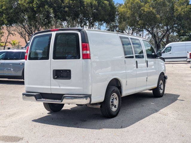 2021 Chevrolet Express 2500 Van Cargo photo 3