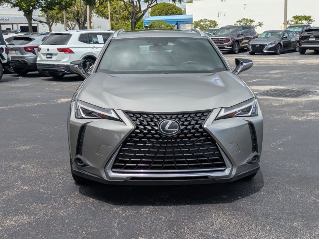 2019 Lexus UX 200 photo 2