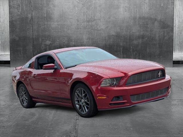 2014 Ford Mustang V6 Premium photo 3
