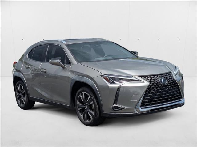 2019 Lexus UX 200 photo 3