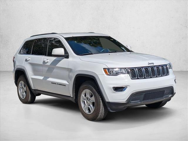 2017 Jeep Grand Cherokee Laredo photo 2
