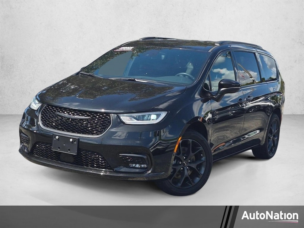 Used 2023 Chrysler Pacifica Touring L Van Passenger Van