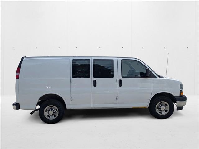 2021 Chevrolet Express 2500 Van Cargo photo 2