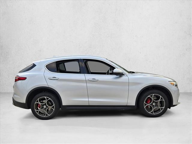 2018 Alfa Romeo Stelvio Ti photo 4