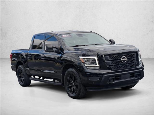 2023 Nissan Titan SV photo 3