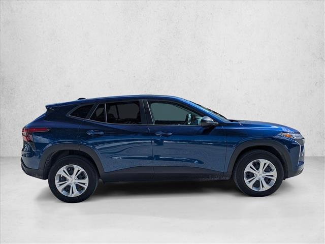 2024 Chevrolet Trax LS photo 4