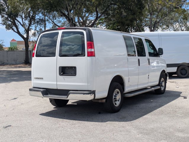 2021 Chevrolet Express 2500 Cargo Van photo 4
