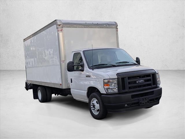 2023 Ford E-350 photo 3