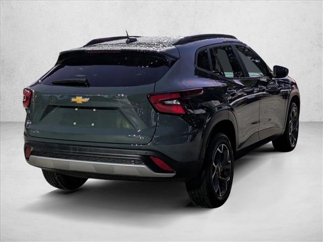 2025 Chevrolet Trax LT photo 2