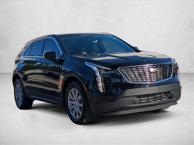 2023 Cadillac XT4 Luxury photo 2