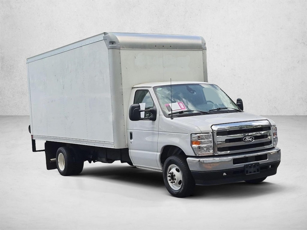 Used 2026 Ford E-450 Cutaway Truck