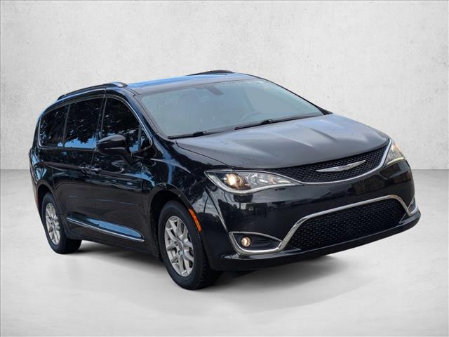 2020 Chrysler Pacifica Touring L photo 3