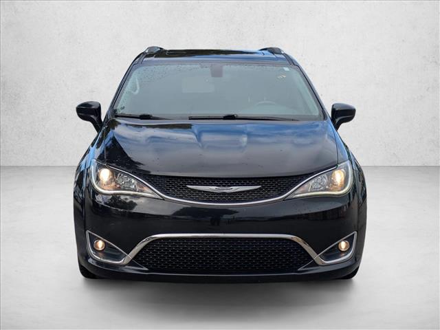 2020 Chrysler Pacifica Touring L photo 2