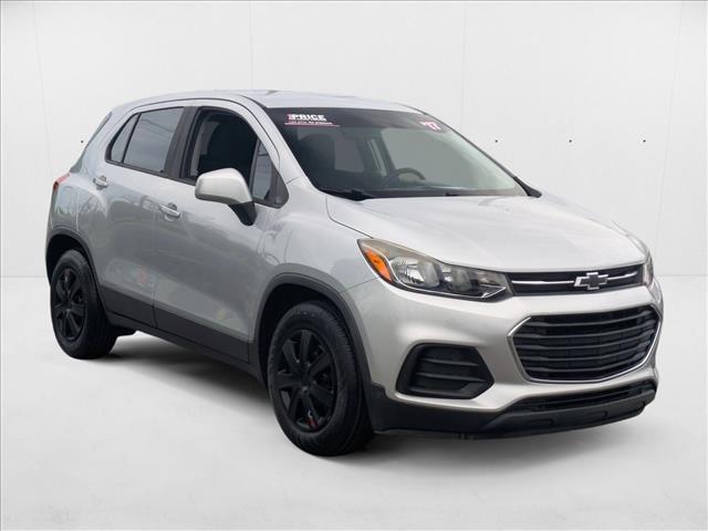 2017 Chevrolet Trax LS photo 2