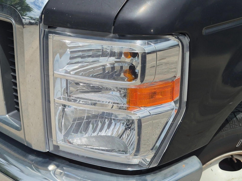 Used 2022 Ford E-350 Cutaway Truck