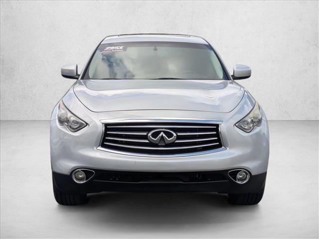 2016 Infiniti QX70 photo 2