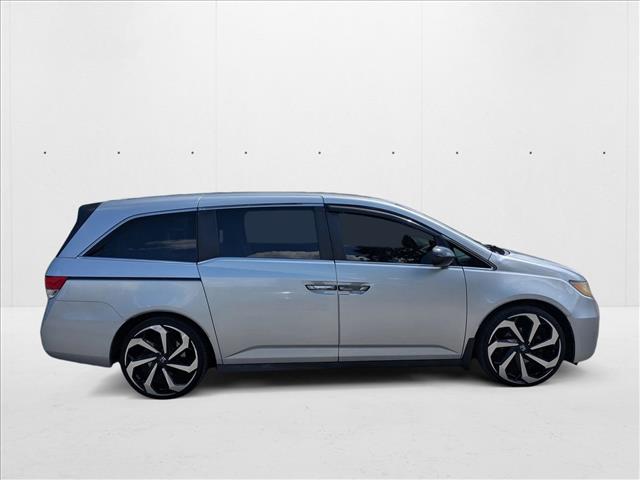 2015 Honda Odyssey LX photo 4