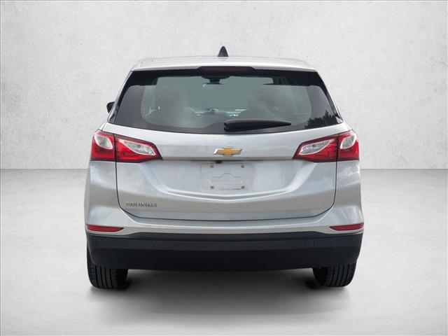 2021 Chevrolet Equinox LS photo 2