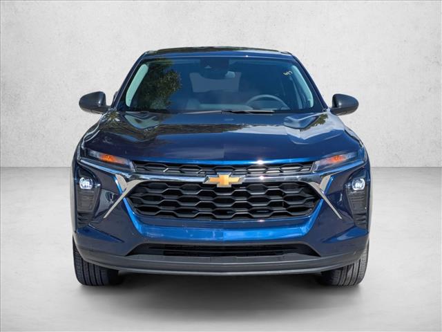 2024 Chevrolet Trax LS photo 2