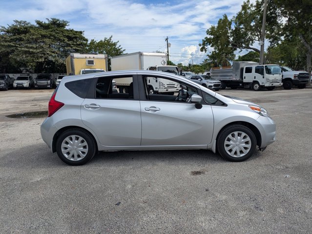 2016 Nissan Versa Note SV photo 3