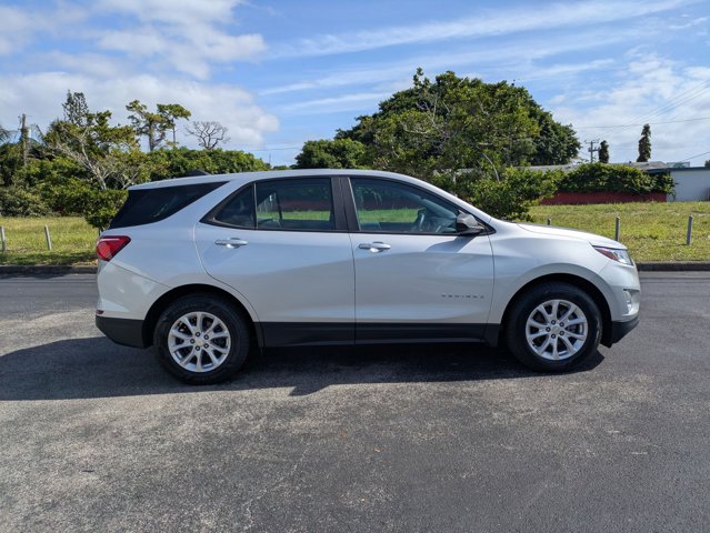 2021 Chevrolet Equinox LS photo 4