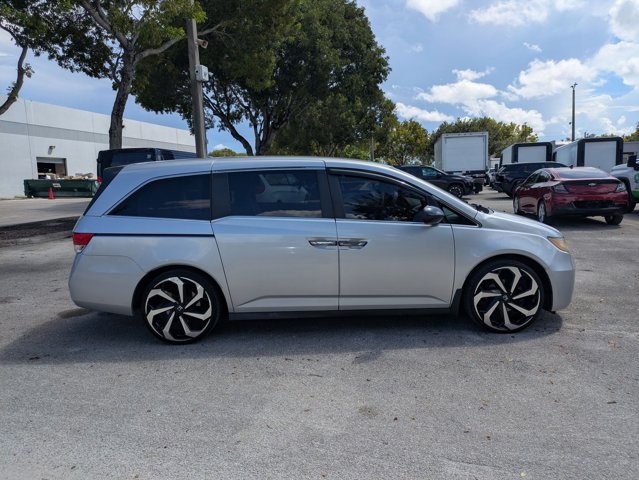 2015 Honda Odyssey LX photo 4