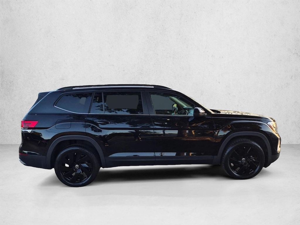 Used 2024 Volkswagen Atlas 2.0T SE w/Technology SUV