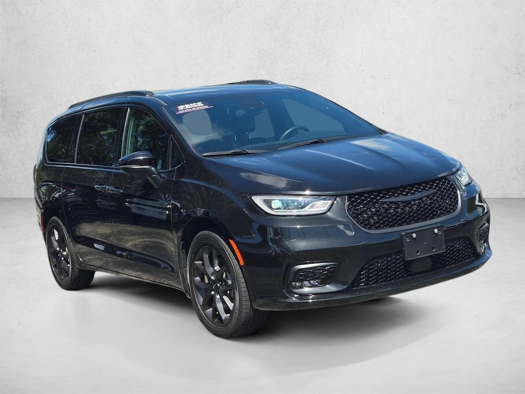 Used 2023 Chrysler Pacifica Touring L Van Passenger Van