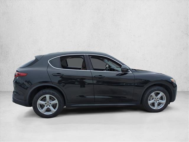 2018 Alfa Romeo Stelvio STELVIO Q4 photo 4